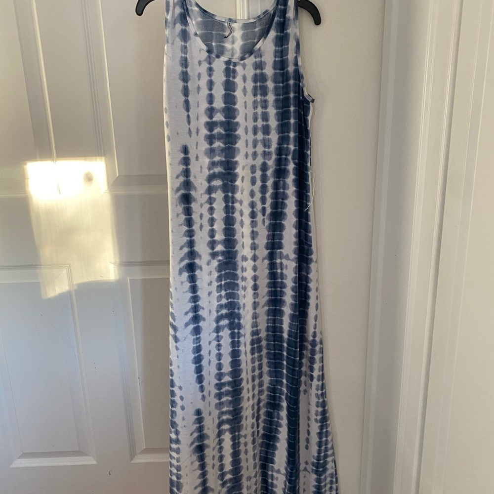 Maternity Maxi Dress - blue & white tie dye - tank sleeve - Planet Motherhood M